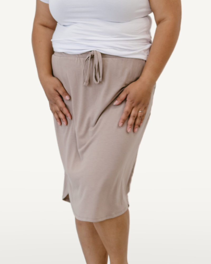 The PerA versatile gray pencil skirt, perfect for everyday wear.fect Everyday Skirt
