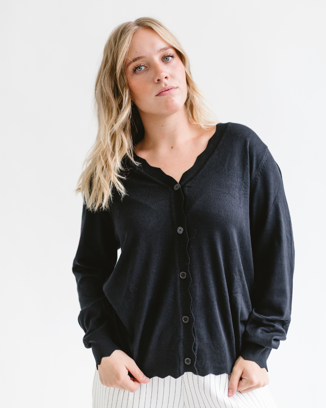 V-neck Scallop Edge Cardigan