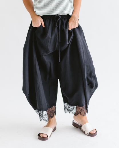 BALLOON LEG PANTS WITH LACE TRIM