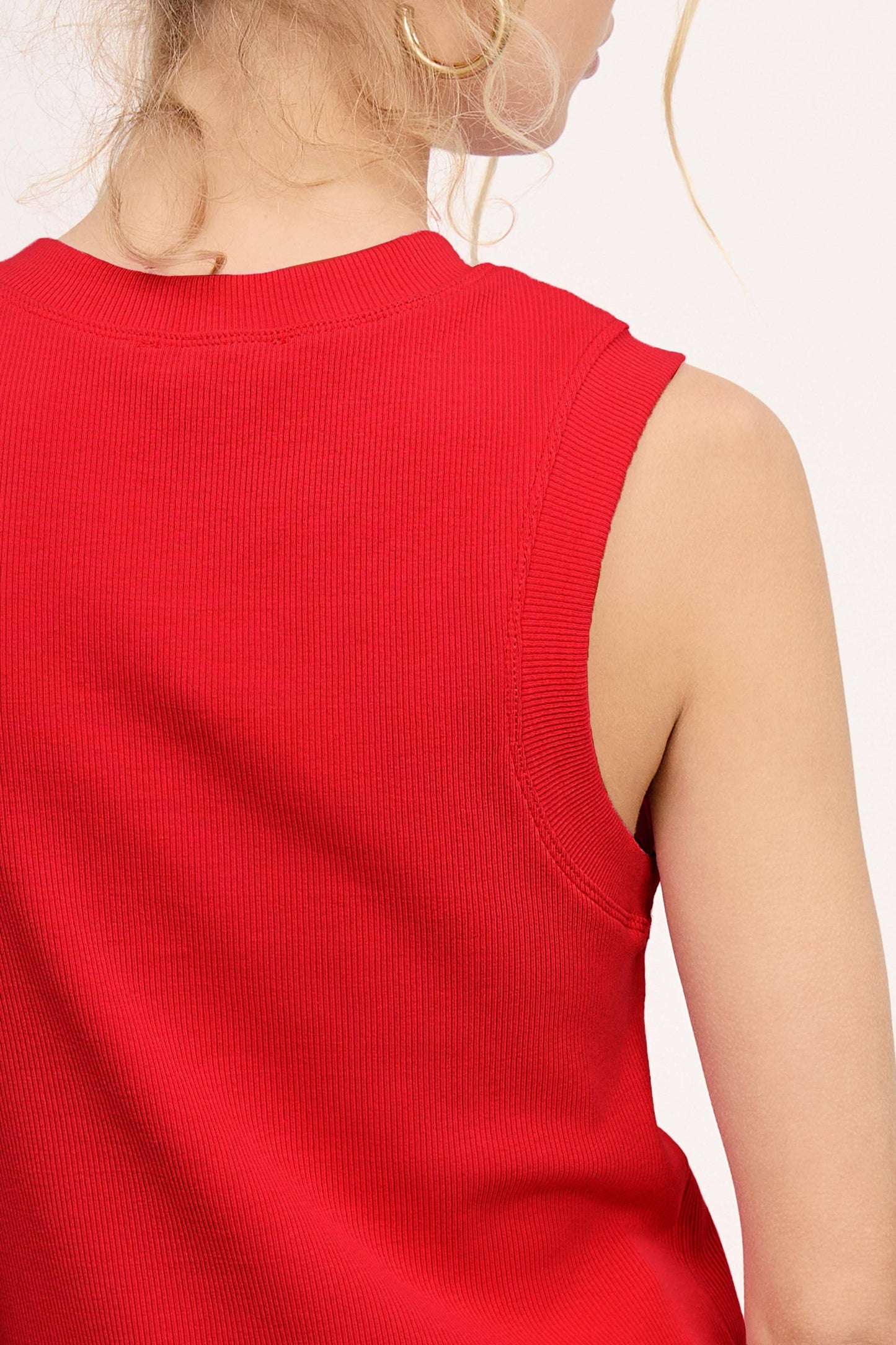 Ribbed Sleeveless Crew Neck Tank