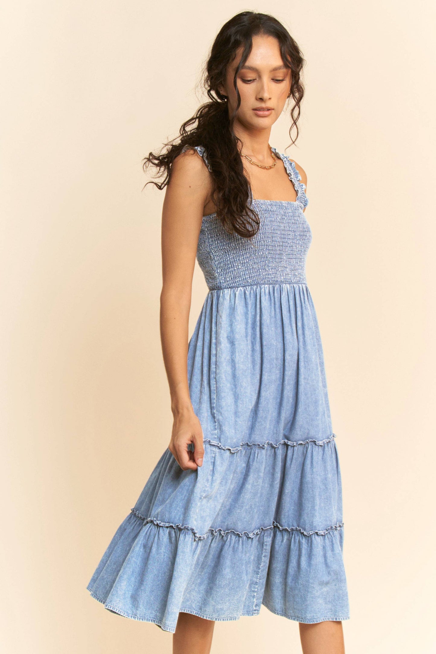 WASHED DENIM SMOCKING STRAPS MIDI DRESS