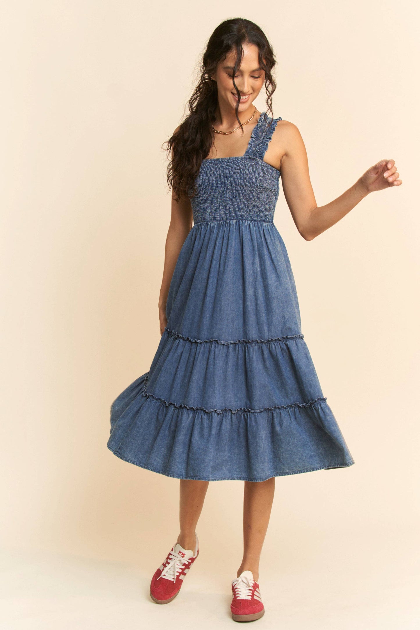 WASHED DENIM SMOCKING STRAPS MIDI DRESS