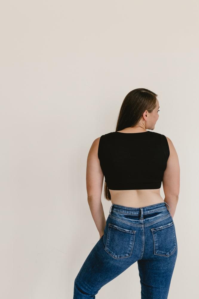 black crop top made from soft cotton blend, Crew Neck Tank Halftee.