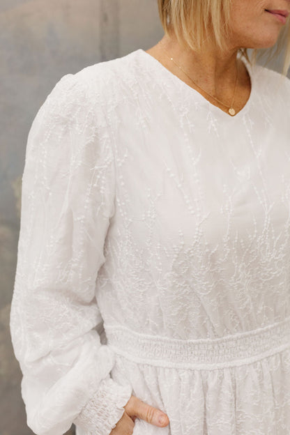 All In White Embroidered Maxi (XS-M, 3x Left)