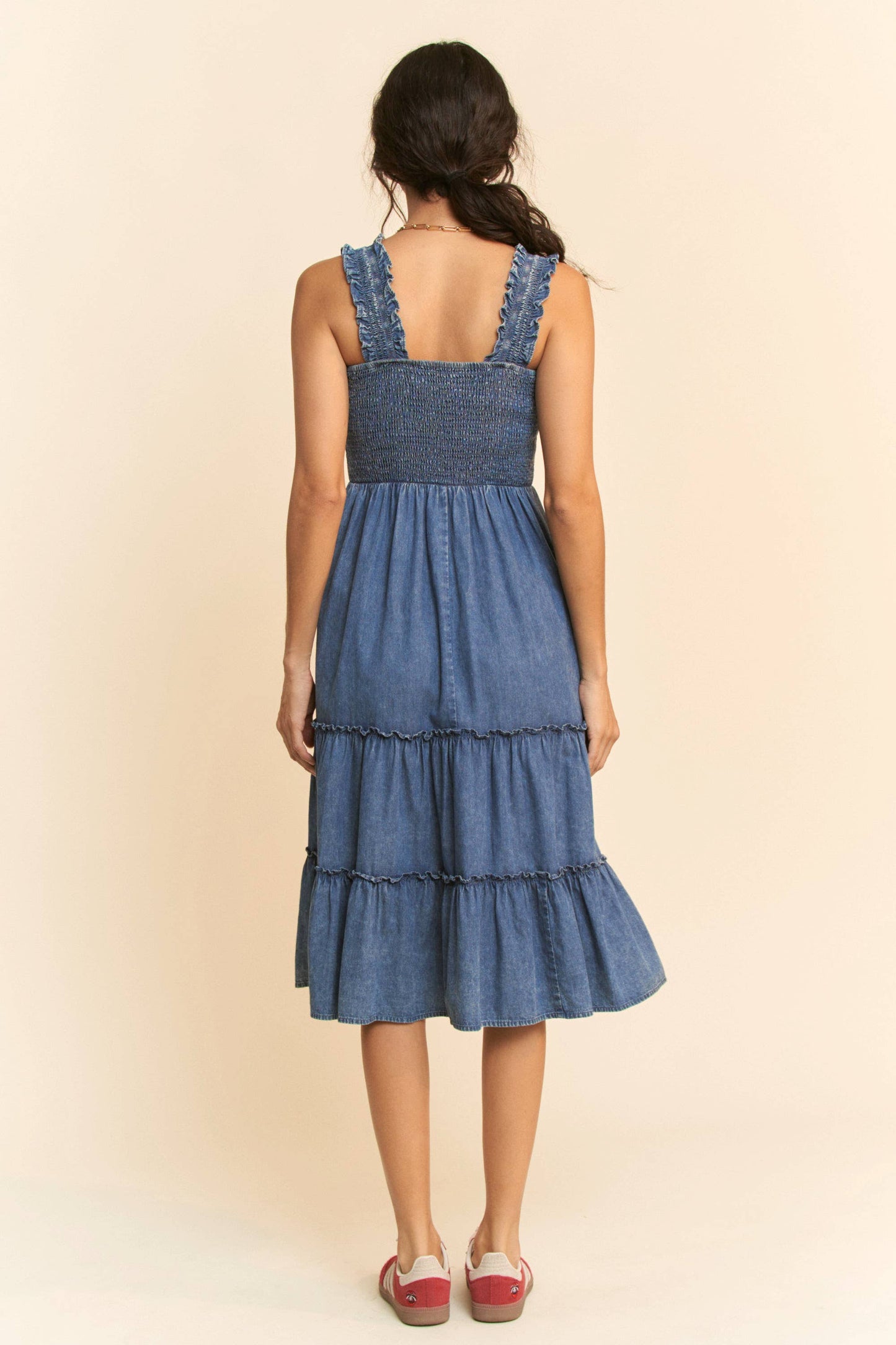 WASHED DENIM SMOCKING STRAPS MIDI DRESS