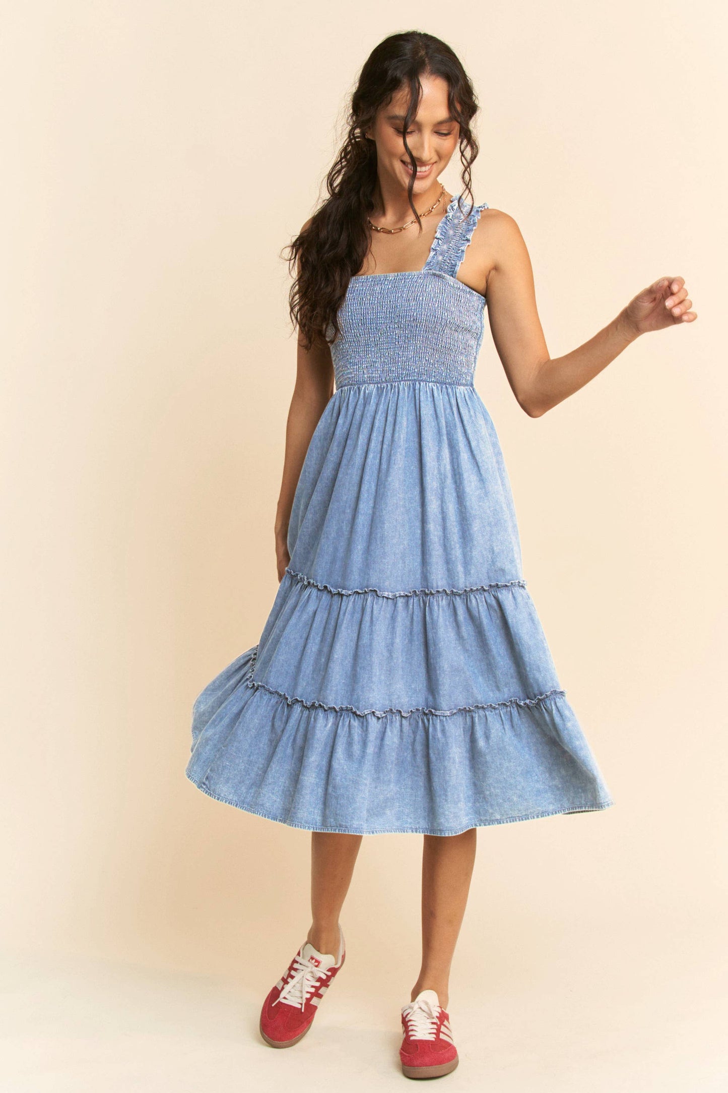 WASHED DENIM SMOCKING STRAPS MIDI DRESS